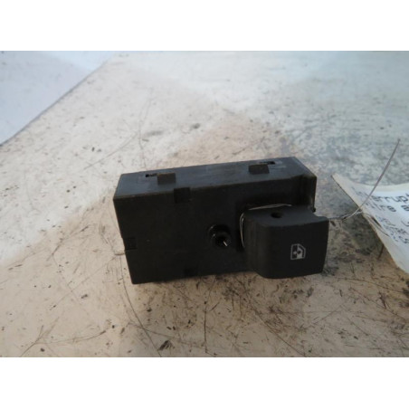 Interrupteur de leve vitre arriere gauche OPEL ASTRA J SPORTS