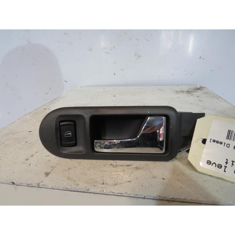 Interrupteur de leve vitre avant droit VOLKSWAGEN PASSAT 4 Photo n°1