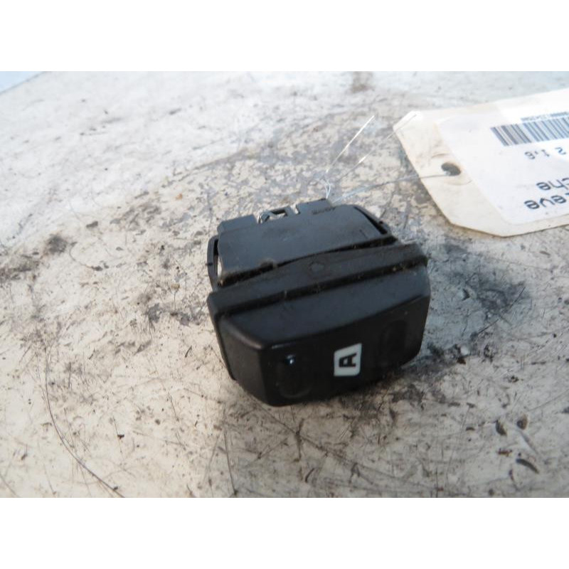 Interrupteur de leve vitre avant gauche CITROEN XSARA PICASSO Photo n°1