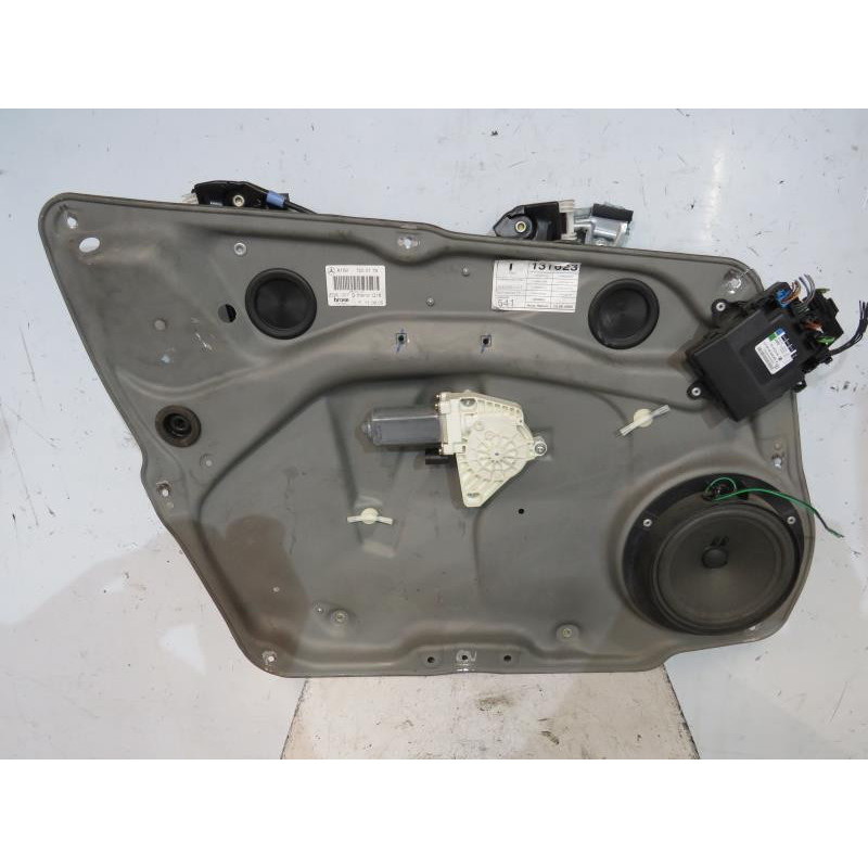 Leve vitre electrique avant gauche MERCEDES CLASSE A 169 Photo n°1