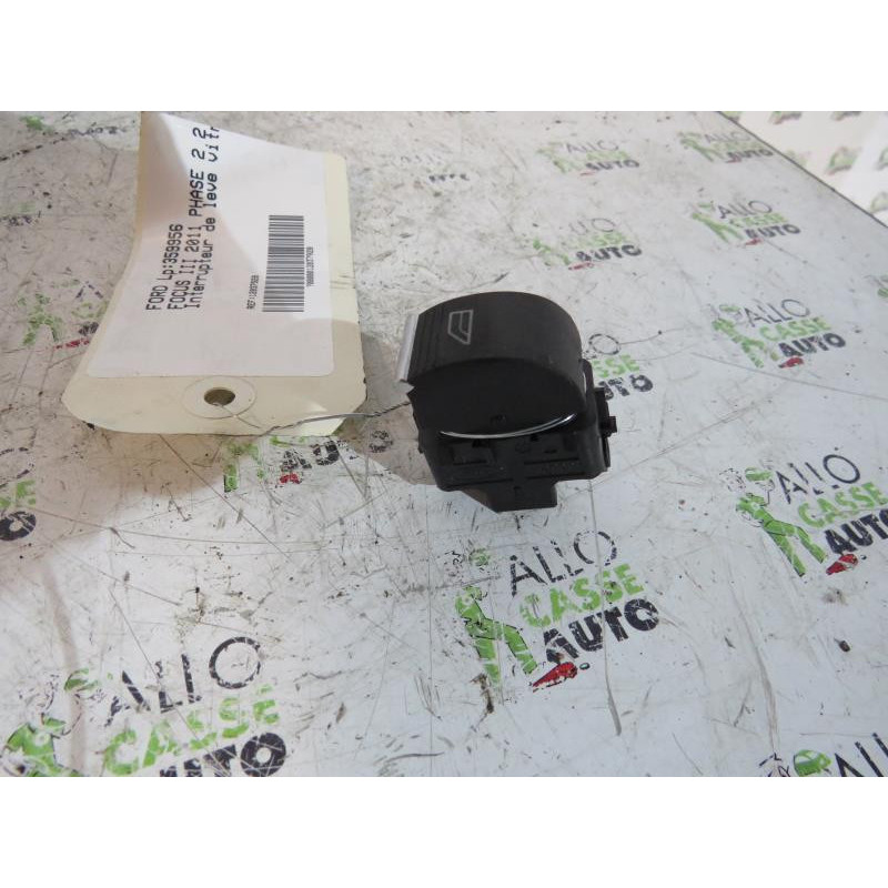 Interrupteur de leve vitre arriere droit FORD FOCUS 3 Photo n°1