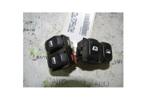 Interrupteur de leve vitre avant droit PEUGEOT 406 Photo n°1