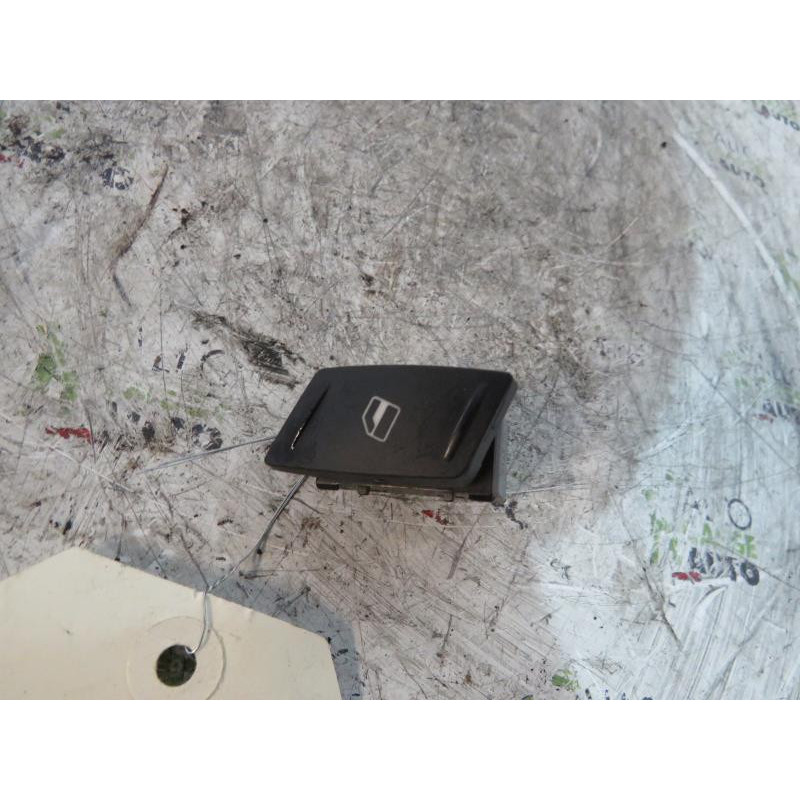 Interrupteur de leve vitre avant droit SKODA OCTAVIA 2 Photo n°1