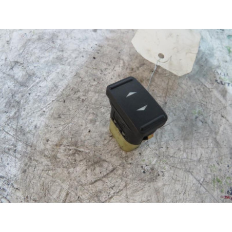 Interrupteur de leve vitre arriere droit FORD C-MAX 1