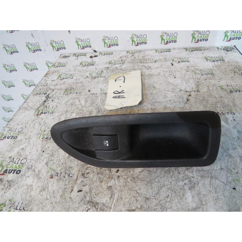 Interrupteur de leve vitre avant droit RENAULT LAGUNA 2 Photo n°1