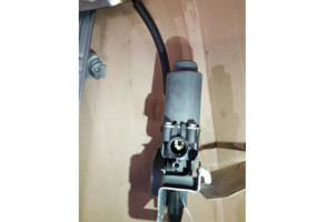 Leve vitre electrique avant droit NISSAN NOTE 1 Photo n°4