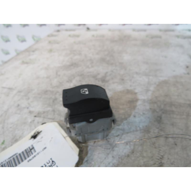 Interrupteur de leve vitre avant droit RENAULT ESPACE 4 Photo n°1