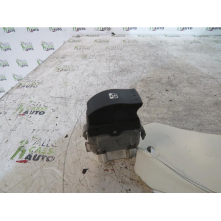 Interrupteur de leve vitre arriere droit RENAULT ESPACE 4