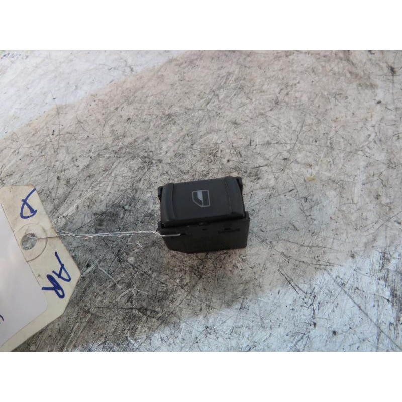 Interrupteur de leve vitre arriere droit VOLKSWAGEN GOLF 4 Photo n°1