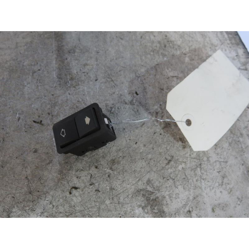 Interrupteur de leve vitre arriere droit BMW SERIE 5 E39 Photo n°1