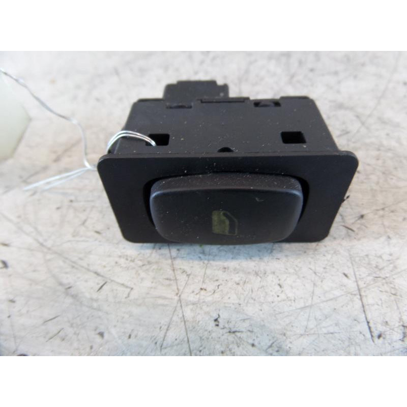 Interrupteur de leve vitre arriere droit CITROEN C8 Photo n°1