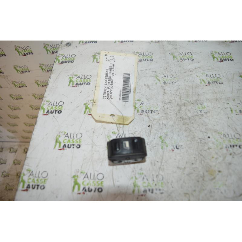 Interrupteur de leve vitre avant droit CITROEN XSARA PICASSO Photo n°1