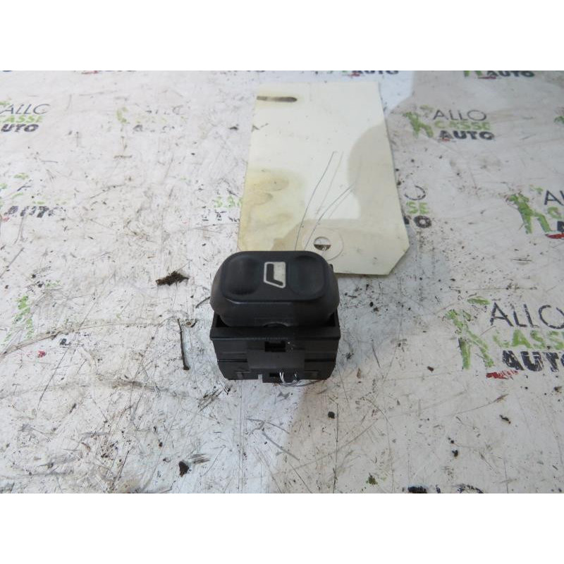 Interrupteur de leve vitre avant droit PEUGEOT 406 Photo n°1