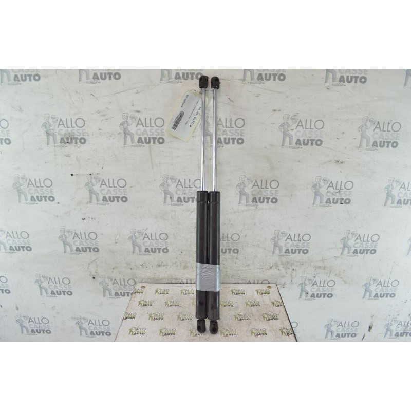 Verin de coffre HYUNDAI TRAJET Photo n°1