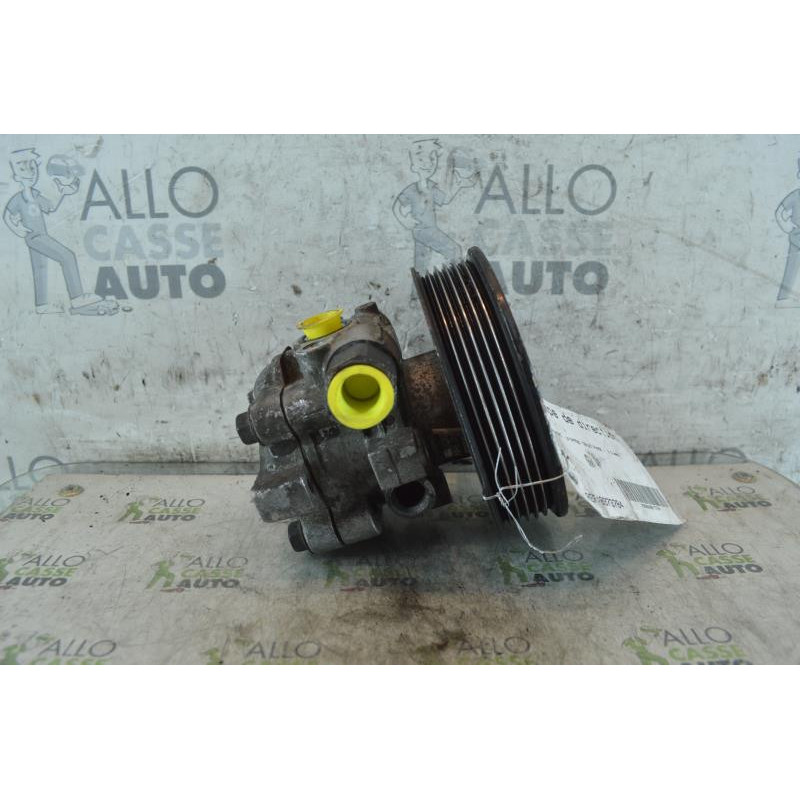 Pompe de direction HYUNDAI TRAJET Photo n°1