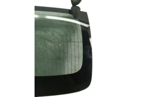 Lunette arriere PEUGEOT 107 Photo n°4