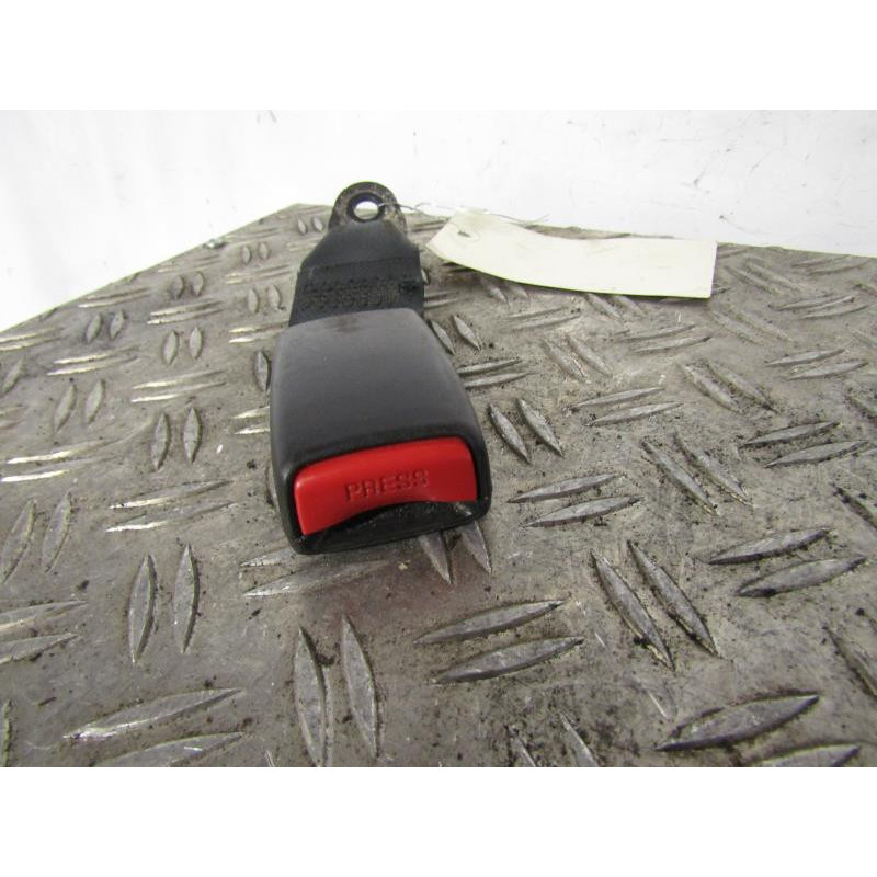Attache ceinture arriere gauche SUZUKI SWIFT 3 Photo n°1