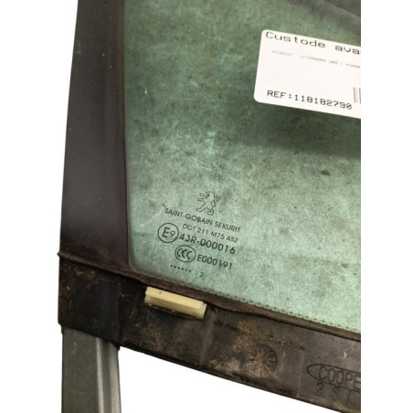 Custode avant droit (porte) PEUGEOT 308 1