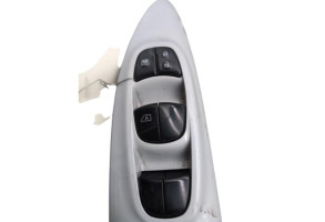 Interrupteur de leve vitre avant gauche NISSAN JUKE 1 Photo n°1