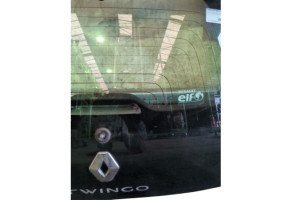 Lunette arriere RENAULT TWINGO 3 Photo n°8