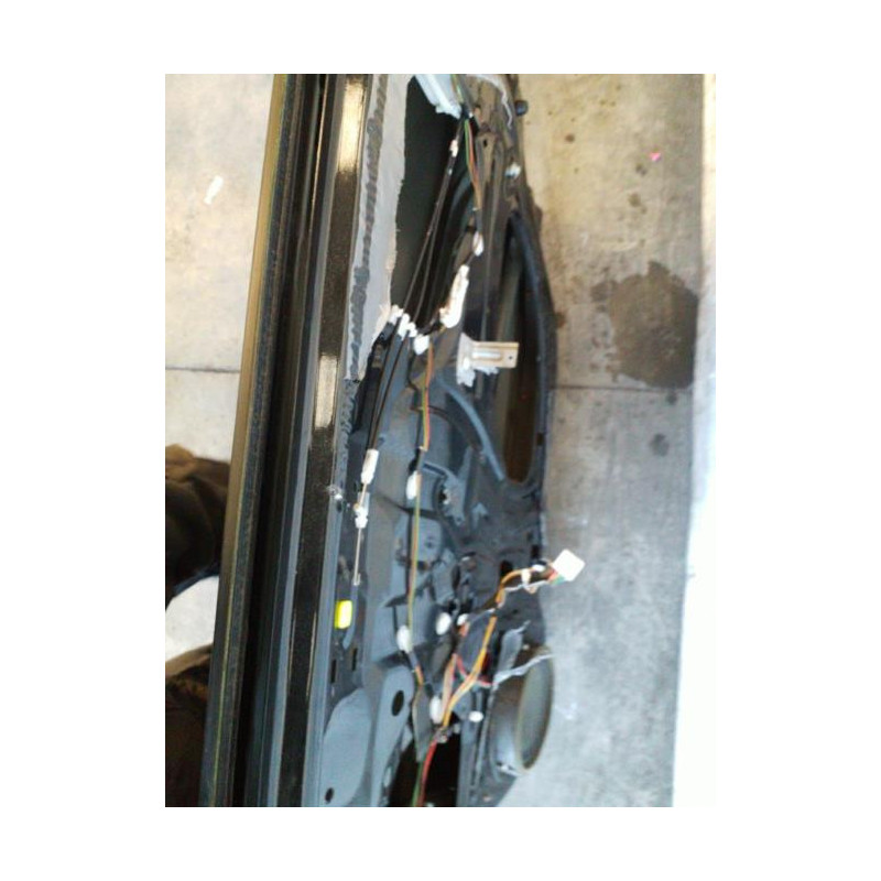 Porte avant droit SUZUKI SWIFT 3 Photo n°1