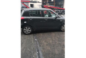 Porte avant droit SUZUKI SWIFT 3 Photo n°11