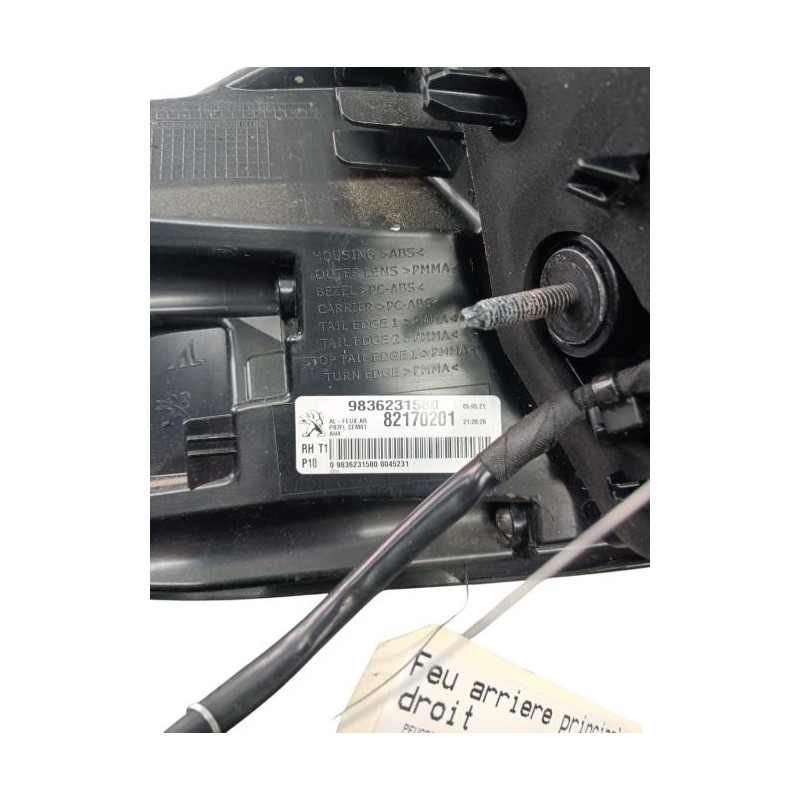 Feu arriere principal droit (feux) PEUGEOT 5008 2 Photo n°1