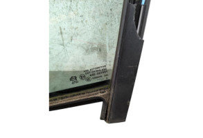 Custode avant gauche (porte) PEUGEOT 208 1 Photo n°4