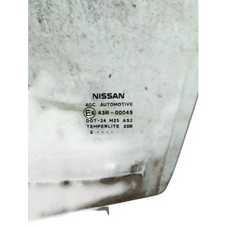 Vitre avant gauche NISSAN QASHQAI 1