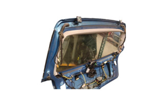 Malle/Hayon arriere VOLKSWAGEN GOLF 5 Photo n°8