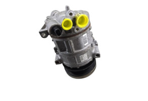 Compresseur clim FIAT PUNTO 3 Photo n°2