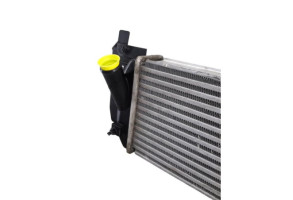 Echangeur air (Intercooler) TOYOTA YARIS 3 Photo n°2