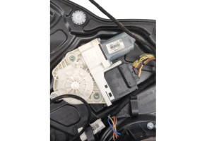 Leve vitre electrique arriere gauche VOLKSWAGEN PASSAT 5 Photo n°4