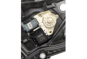 Leve vitre electrique avant gauche VOLKSWAGEN PASSAT 5 Photo n°4