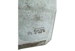 Vitre avant gauche CITROEN C3 2 Photo n°1