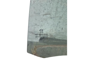 Vitre arriere gauche PEUGEOT 308 2 Photo n°2