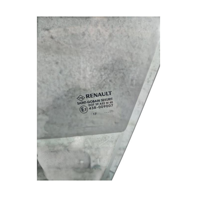 Vitre avant gauche RENAULT CLIO 4 Photo n°1