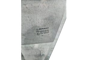 Vitre avant gauche RENAULT CLIO 4 Photo n°1