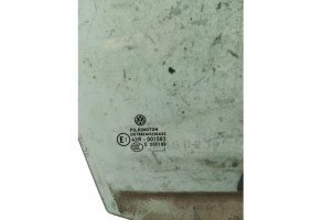 Vitre avant droit VOLKSWAGEN POLO 5 Photo n°1