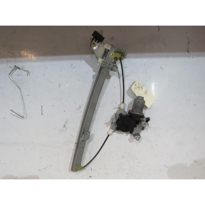 Leve vitre electrique arriere gauche NISSAN PRIMERA 4 Photo n°1