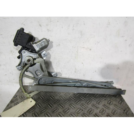 Leve vitre electrique avant gauche TOYOTA YARIS 2