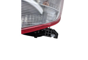 Feu arriere principal droit (feux) TOYOTA YARIS 3 Photo n°4