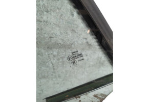 Vitre arriere droit VOLKSWAGEN GOLF 6 Photo n°1