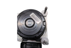 Bloc ABS (freins anti-blocage) TOYOTA YARIS 3 Photo n°4