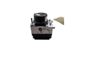 Bloc ABS (freins anti-blocage) TOYOTA YARIS 3 Photo n°8