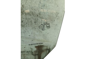 Vitre avant gauche VOLKSWAGEN GOLF 6 Photo n°2