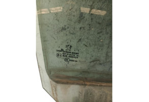 Vitre avant droit PEUGEOT 308 1 Photo n°2