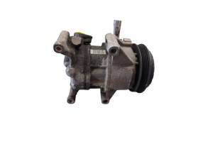 Compresseur clim TOYOTA YARIS 3 Photo n°2