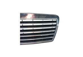 Calandre MERCEDES CLASSE E 210 Photo n°1