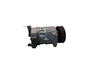Compresseur clim VOLKSWAGEN POLO 5 Photo n°4